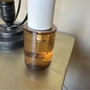 Phlur Vanilla Skin body and hair fragrance.
